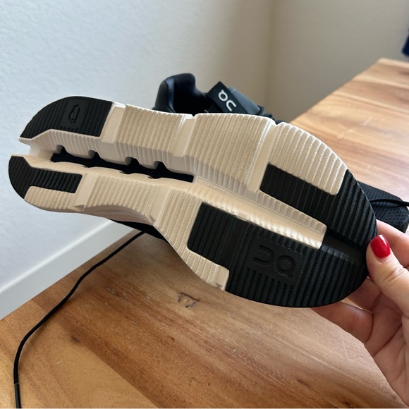 New Men’s On Cloudnova Sneakers Black White - Picture 3 of 6